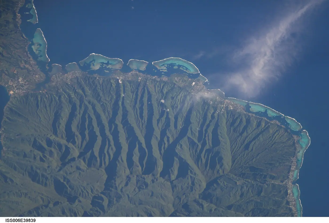 Îles de la Société vues de l’espace