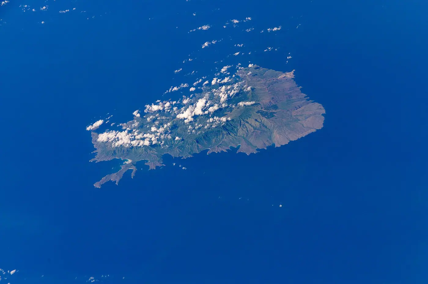 Baie et reliefs de Nuku Hiva, Marquises