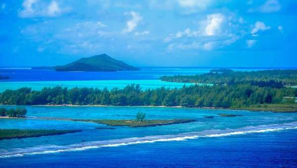 Lagon turquoise de Bora Bora vu du ciel, Polynésie française