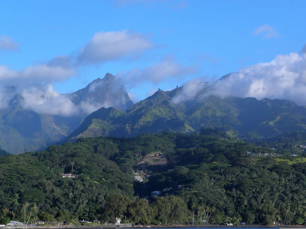 Littoral et reliefs de Tahiti